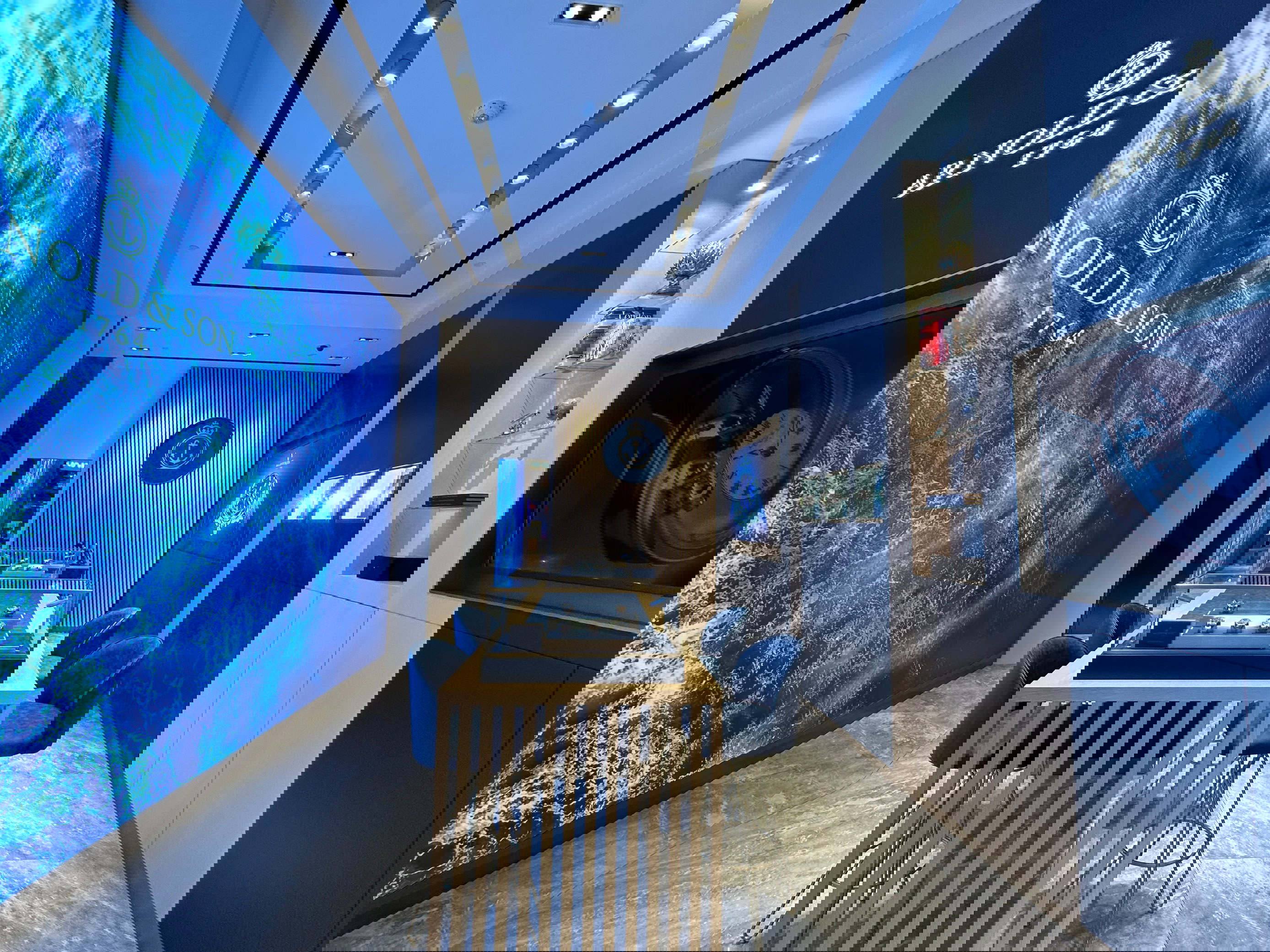 Photo of Arnold & Son showroom