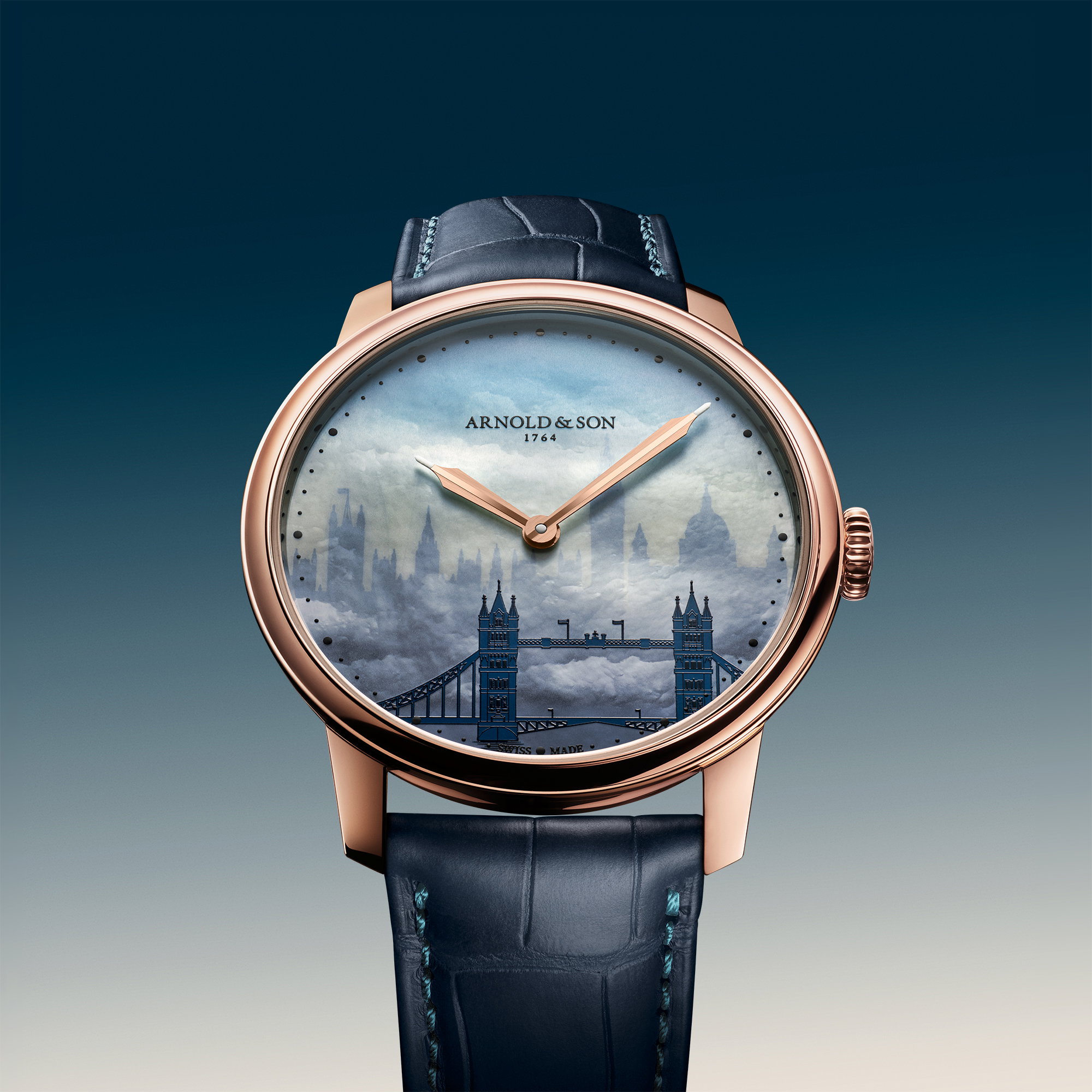 Photo of HM London Skyline Red Gold